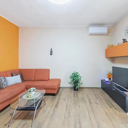 Апартаменты 2 Bedroom Gorgeous In Fazana Штиньян